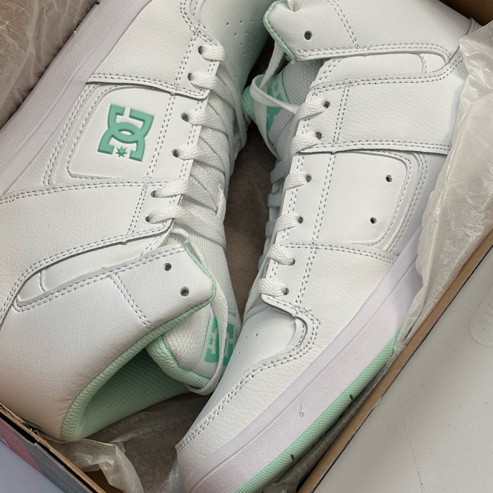 DC White and Mint High-Top Sneakers women’s 10
